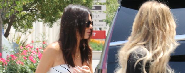 Khloe Kardashian und Kendall Jenner Khloe Kardashian und Kendall Jenner