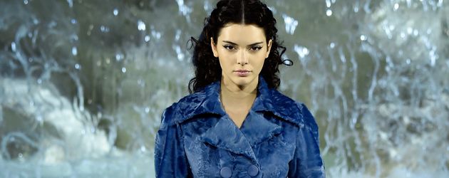 Kendall Jenner bei der "Fendi"-Laufstegshow 2016 in Rom Kendall Jenner bei der "Fendi"-Laufstegshow 2016 in Rom