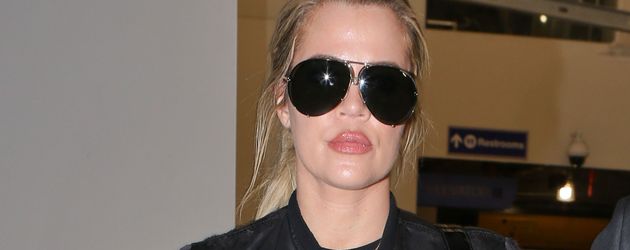 Khloe Kardashian am LAX Khloe Kardashian am LAX