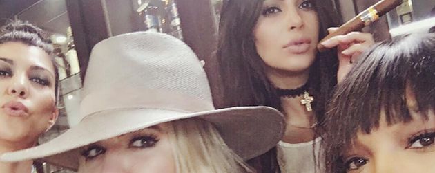 Khloe Kardashian, Kim Kardashian und Kourtney Kardashian Khloe Kardashian, Kim Kardashian und Kourtney Kardashian