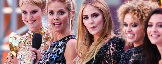 Heidi Klum mit den GNTM-Girls Kim Hnizdo, Elena Carrière, Taynara Joy und Fata Hasanović Heidi Klum mit den GNTM-Girls Kim Hnizdo, Elena Carrière, Taynara Joy und Fata Hasanović