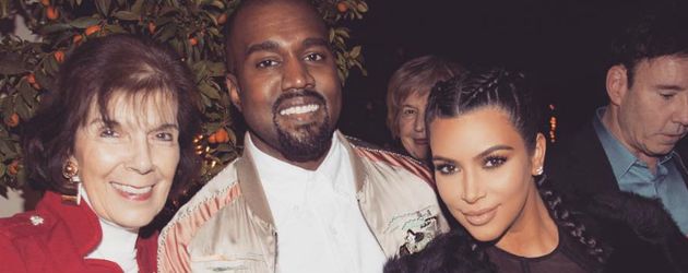 Kim Kardashian, Kanye West und Kim-Oma Mary Jo Shannon (v.r.n.l.) Kim Kardashian, Kanye West und Kim-Oma Mary Jo Shannon (v.r.n.l.)