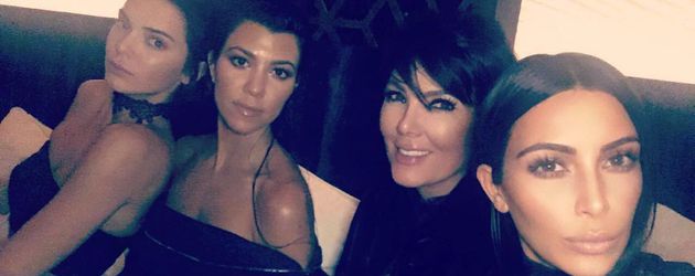 Kim Kardashian mit Kendall, Kylie und Kris Jenner Kim Kardashian mit Kendall, Kylie und Kris Jenner