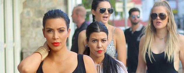 Khloe Kardashian, Kim Kardashian, Kendall Jenner und Kourtney Kardashian Khloe Kardashian, Kim Kardashian, Kendall Jenner und Kourtney Kardashian