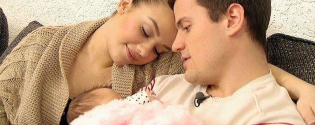Kim Debkowski und Rocco Stark mit ihrer Tochter Amelia Kim Debkowski und Rocco Stark mit ihrer Tochter Amelia