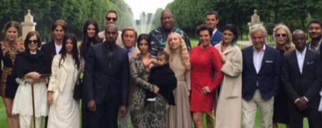 Khloe Kardashian, Kylie Jenner, Kim Kardashian, Kanye West, Kendall Jenner, Kourtney Kardashian und Khloe Kardashian, Kylie Jenner, Kim Kardashian, Kanye West, Kendall Jenner, Kourtney Kardashian und