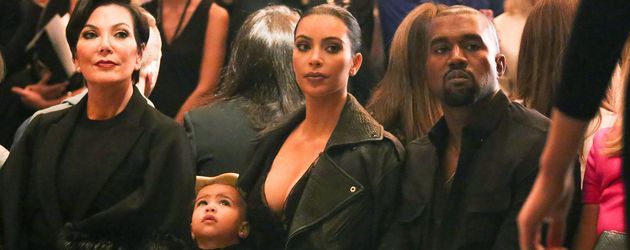 Kim Kardashian, Kanye West, North West und Kris Jenner Kim Kardashian, Kanye West, North West und Kris Jenner