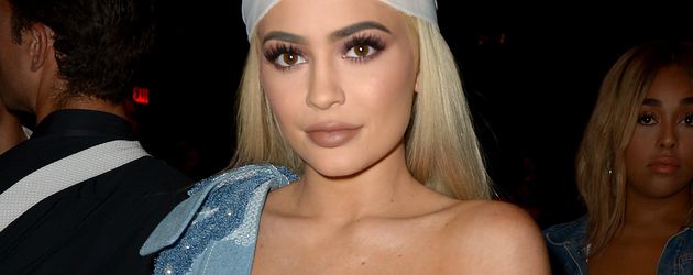 Kylie Jenner bei einer Fashion-Show von Jonathan Simkhai Kylie Jenner bei einer Fashion-Show von Jonathan Simkhai