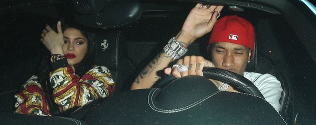 Kylie Jenner und Tyga im Auto in West Hollywood Kylie Jenner und Tyga im Auto in West Hollywood