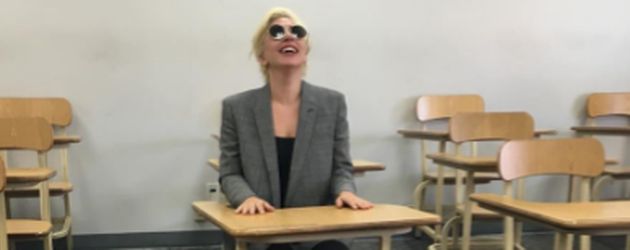 Lady Gaga in der Fahrschule Lady Gaga in der Fahrschule