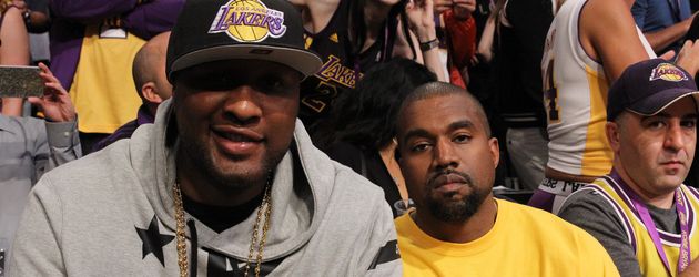 Lamar Odom und Kanye West bei einem Basketball-Spiel Lamar Odom und Kanye West bei einem Basketball-Spiel