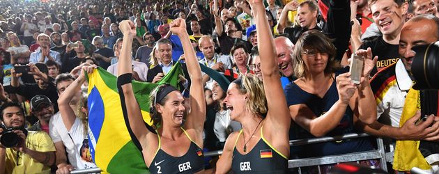 Beachvolleyball-Stars: Kira Walkenhorst und Laura Ludwig Beachvolleyball-Stars: Kira Walkenhorst und Laura Ludwig