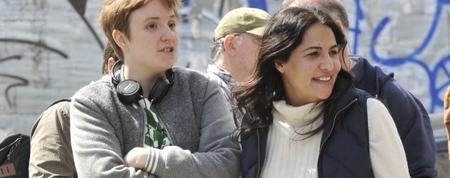 Lena Dunham und Jenni Konner auf dem Set von "Girls" Lena Dunham und Jenni Konner auf dem Set von "Girls"