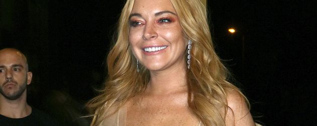 Lindsay Lohan bei der Eröffnung ihres Nightclubs "Lohan" in Athen Lindsay Lohan bei der Eröffnung ihres Nightclubs "Lohan" in Athen