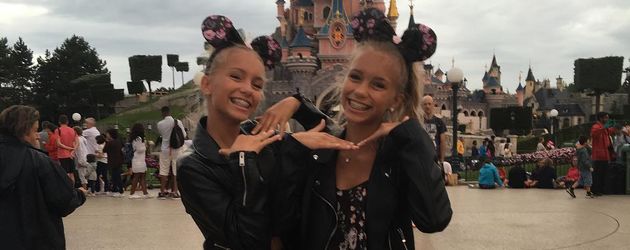 Lisa und Lena im Disneyland Lisa und Lena im Disneyland