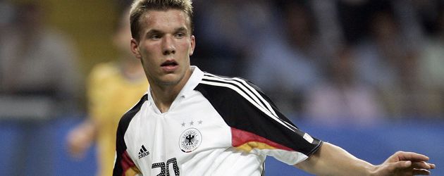 Lukas Podolski bei einem Spiel der Nationalmannschaft im Jahr 2005 Lukas Podolski bei einem Spiel der Nationalmannschaft im Jahr 2005