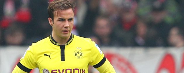 Mario Götz beim Spiel Borussia Dortmund gegen den VfB Stuttgart Mario Götz beim Spiel Borussia Dortmund gegen den VfB Stuttgart