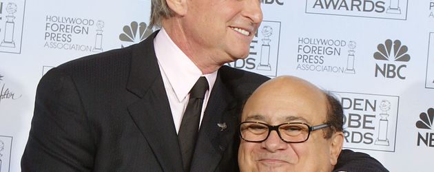 Michael Douglas und Danny DeVito bei den Golden Globes 2004 Michael Douglas und Danny DeVito bei den Golden Globes 2004