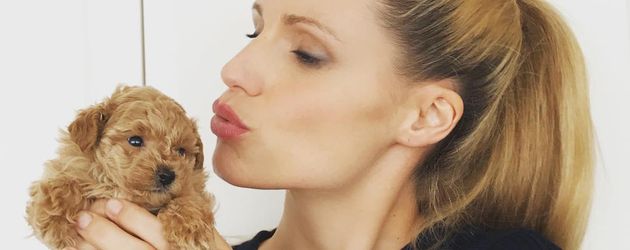 Michelle Hunziker mit Hündin Lilly Michelle Hunziker mit Hündin Lilly
