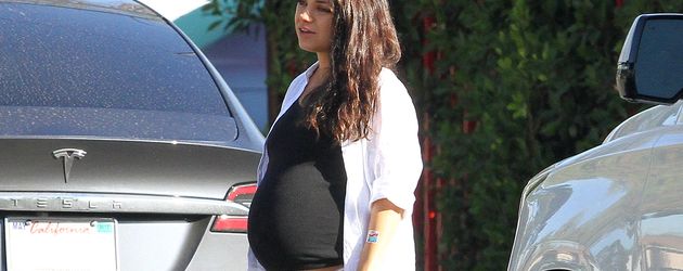 Mila Kunis hochschwanger in Los Angeles Mila Kunis hochschwanger in Los Angeles