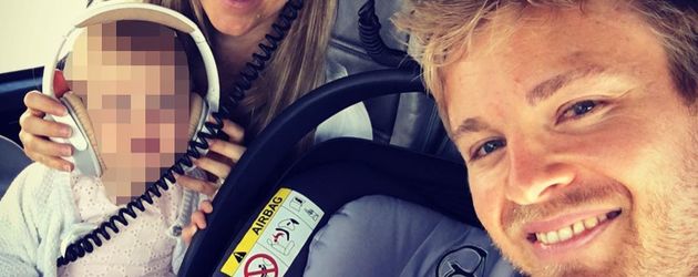 Nico Rosberg mit Tochter und Ehefrau Vivian im Helikopter Nico Rosberg mit Tochter und Ehefrau Vivian im Helikopter