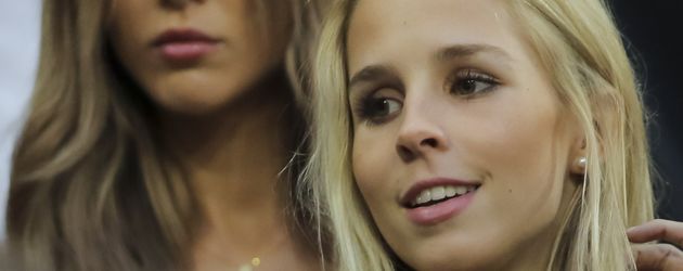 Ann-Kathrin Brömmel und Nina Weiss, deutsche Spielerfrauen Ann-Kathrin Brömmel und Nina Weiss, deutsche Spielerfrauen
