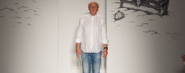 Designer Paul Costelloe auf der Londoner Fashion Week 2016 Designer Paul Costelloe auf der Londoner Fashion Week 2016