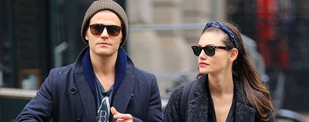 Paul Wesley und Phoebe Tonkin in New York Paul Wesley und Phoebe Tonkin in New York