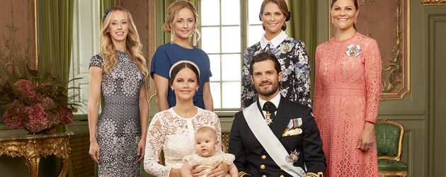 Prinz Alexander mit seinen Eltern und Tanten Prinz Alexander mit seinen Eltern und Tanten