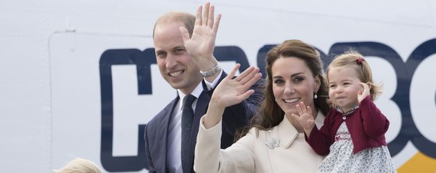 Prinz William und Herzogin Kate mit ihren Kindern Prinz George und Prinzessin Charlotte Prinz William und Herzogin Kate mit ihren Kindern Prinz George und Prinzessin Charlotte