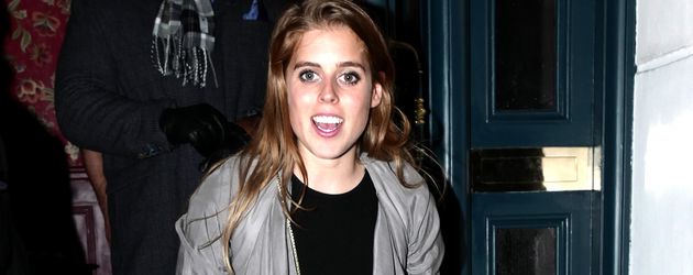 Prinzessin Beatrice beim Verlassen in einer Party in London im November 2016 Prinzessin Beatrice beim Verlassen in einer Party in London im November 2016