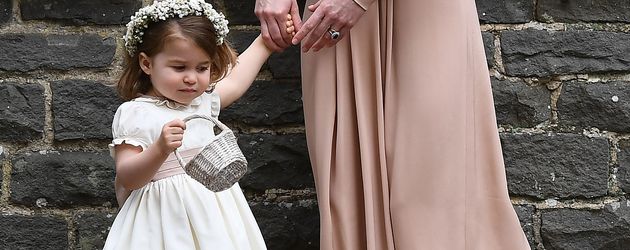 Prinzessin Charlotte und Herzogin Kate bei der Middleton-Hochzeit in Englefield Prinzessin Charlotte und Herzogin Kate bei der Middleton-Hochzeit in Englefield