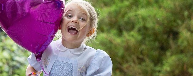 Prinzessin Estelle von Schweden am 39. Geburtstag ihrer Mutter Victoria Prinzessin Estelle von Schweden am 39. Geburtstag ihrer Mutter Victoria