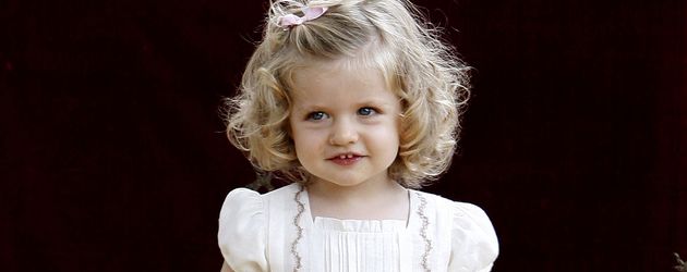 Prinzessin Leonor während der Taufe ihrer kleinen Schwester Sofia Prinzessin Leonor während der Taufe ihrer kleinen Schwester Sofia