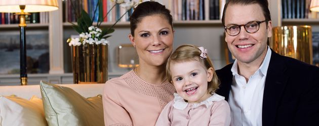 Prinzessin Estelle von Schweden, Prinzessin Victoria von Schweden und Prinz Daniel von Schweden Prinzessin Estelle von Schweden, Prinzessin Victoria von Schweden und Prinz Daniel von Schweden
