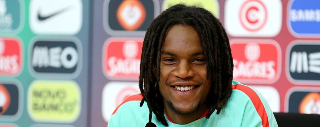 Renato Sanches bei einer Pressekonferenz zur EM 2016 Renato Sanches bei einer Pressekonferenz zur EM 2016