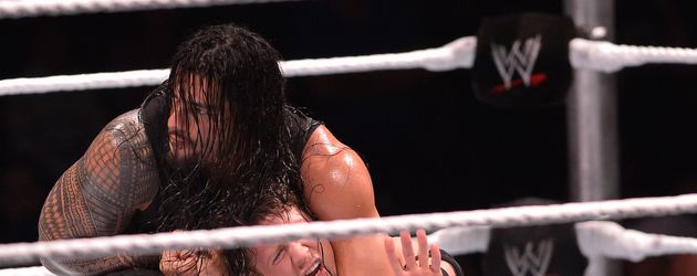 Roman Reigns während eines WWE-Kampfes Roman Reigns während eines WWE-Kampfes