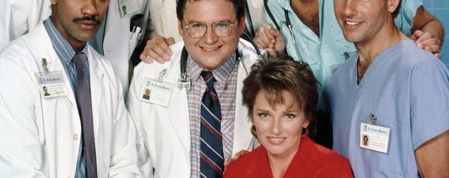 Sagan Lewis mit dem "St. Elsewhere"-Cast 1985 Sagan Lewis mit dem "St. Elsewhere"-Cast 1985