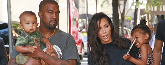 Saint West, Kanye West, Kim Kardashian und North West in New York 2016 Saint West, Kanye West, Kim Kardashian und North West in New York 2016