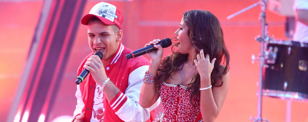 Sarah Engels und Pietro Lombardi bei einem DSDS-Auftritt Sarah Engels und Pietro Lombardi bei einem DSDS-Auftritt