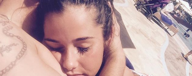 Sarah und Pietro Lombardi sonnen sich im Kreta-Urlaub Sarah und Pietro Lombardi sonnen sich im Kreta-Urlaub