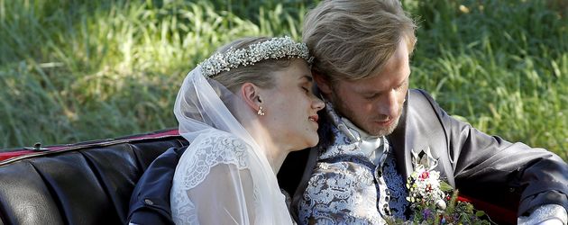 Sarah Elena Timpe und Samuel Koch bei ihrer Hochzeit 2016 Sarah Elena Timpe und Samuel Koch bei ihrer Hochzeit 2016