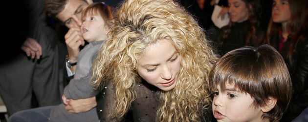 Shakira und Gerard Piqué mit ihren Jungs Shakira und Gerard Piqué mit ihren Jungs