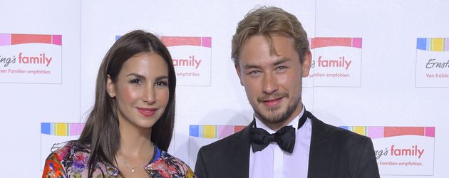 Sila Sahin, Valerie Sahin und Niklas Loeffler bei der Ernstings family Fashion Show in Hamburg Sila Sahin, Valerie Sahin und Niklas Loeffler bei der Ernstings family Fashion Show in Hamburg