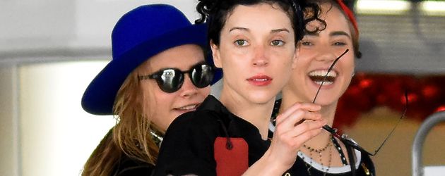 Cara Delevingne, St. Vincent und Suki Waterhouse Cara Delevingne, St. Vincent und Suki Waterhouse