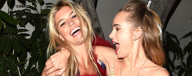 Kelly Rohrbach und Suki Waterhouse Kelly Rohrbach und Suki Waterhouse