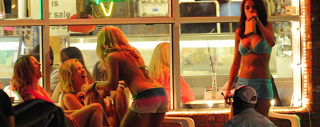 Selena Gomez, Vanessa Hudgens und Ashley Benson Selena Gomez, Vanessa Hudgens und Ashley Benson