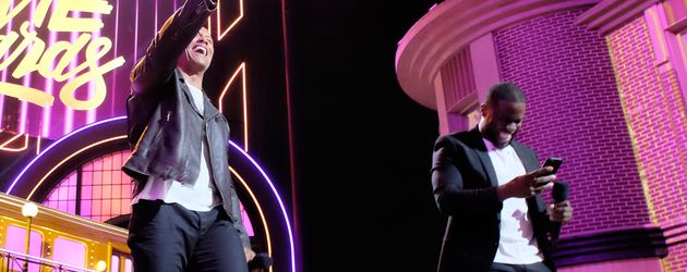 The Rock und Kevin Hart als Co-Moderatoren der 2016 MTV Movie Awards The Rock und Kevin Hart als Co-Moderatoren der 2016 MTV Movie Awards
