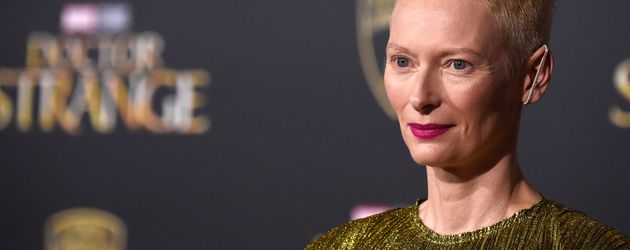 Tilda Swinton im "El Capitan Theater" in Hollywood bei der Premiere von "Doctor Strange" Tilda Swinton im "El Capitan Theater" in Hollywood bei der Premiere von "Doctor Strange"