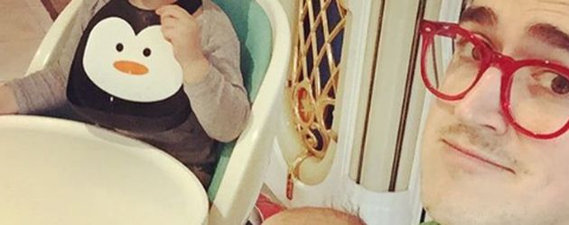 Tom Fletcher mit seinen Söhnen Buzz und Buddy zuhause Tom Fletcher mit seinen Söhnen Buzz und Buddy zuhause